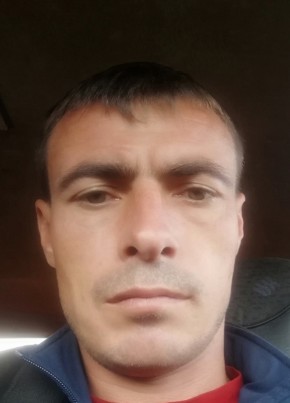 Лев, 26, Россия, Волжский (Волгоградская обл.)