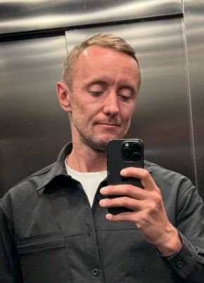 Саша из Омска 44 года