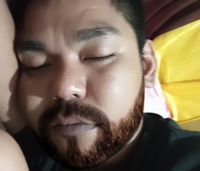 Riski, 29, Bireun