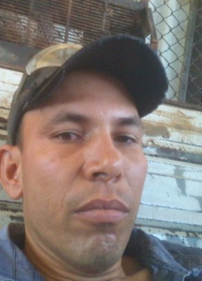 Leosvel, 37, República de Cuba, La Habana
