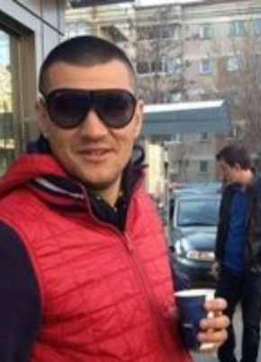Cristian, 43, Romania, București