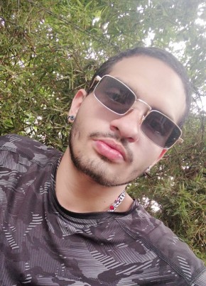 Héctor Alejandro, 23, República de Colombia, Envigado