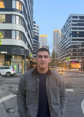 Андрей из Москвы 22 года