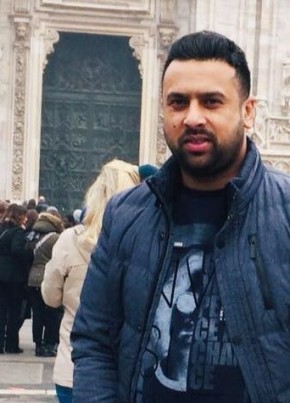 Singh, 34, Repubblica Italiana, Roma