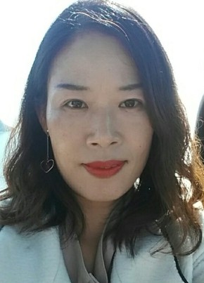 Lucy Jones, 41, 대한민국, 서울특별시