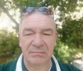 Анатолий, 65 лет, Санкт-Петербург