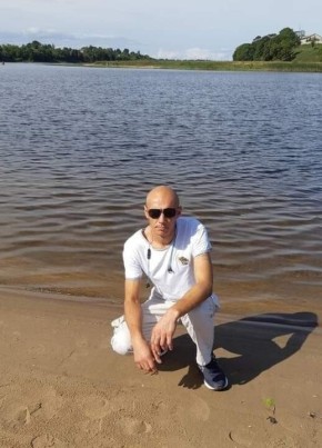 sergey, 38, Belarus, Drahichyn
