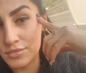 Lydia, 42, Dome