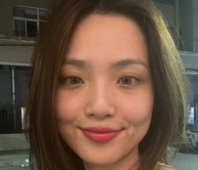 Lucy, 31, Los Angeles