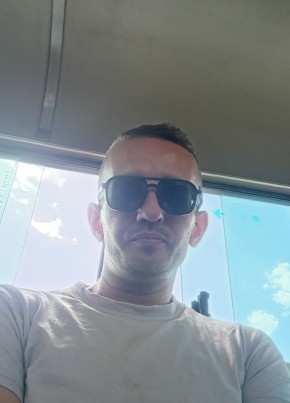 Salah из Batna City 32 года