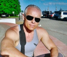 Василий, 56 лет, Свердловськ