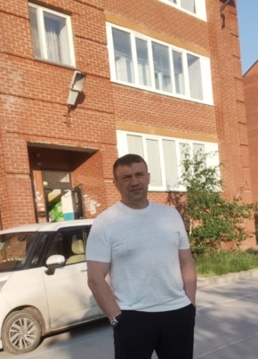 Алексей из Губкинския 47 лет