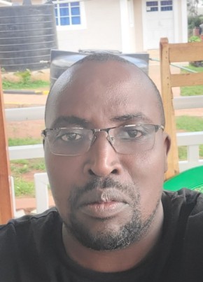 Kenix Victor, 40, Kenya, Nairobi