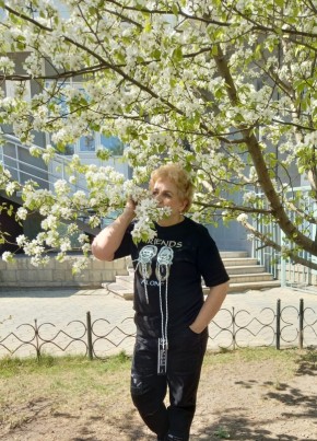 Лариса, 61, Россия, Красноярск