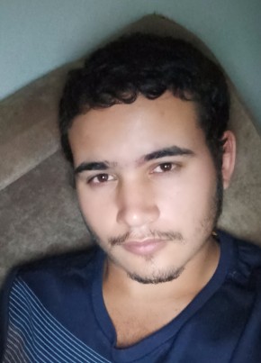 Douglas, 20, República Federativa do Brasil, Guaçuí