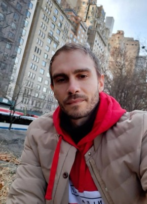 Максим 38 лет