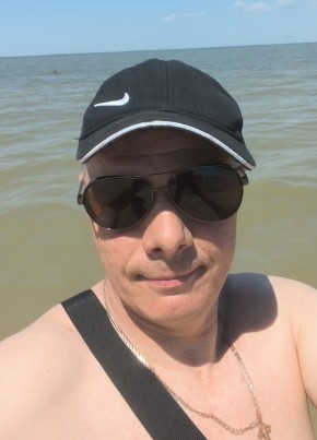 Роман из Ростова-на-Дону 43 года