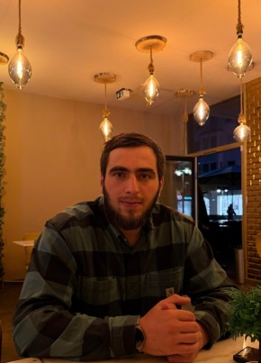 Zubajra из Köln 26 лет