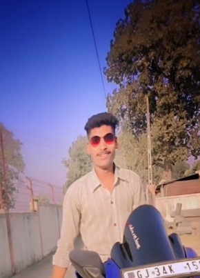 Sunil Rathva, 18, India, Ahmedabad