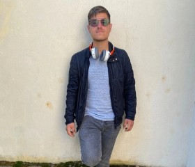 Robert, 18, Bucharest