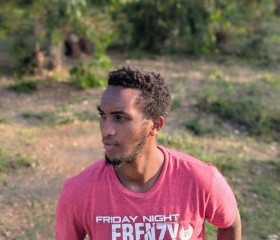 Daniel ivan, 22, Kigali