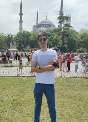 MUSLİM, 34, Türkiye Cumhuriyeti, İstanbul