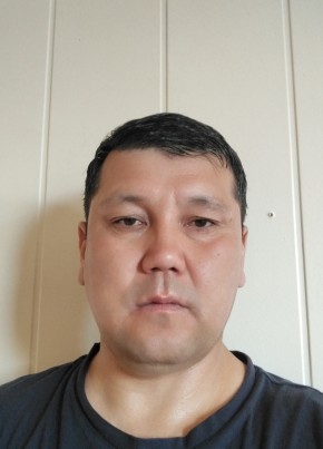 Ихилас из Olmaliq 44 года