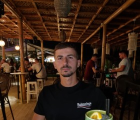 Izormed, 28, Tirana