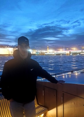 Даня из Москвы 20 лет