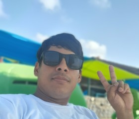 Mike, 30, Caracas
