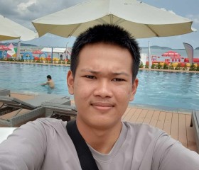 Vitoeng, 20, Battambang