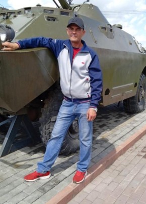 Виталий из Саратова 47 лет