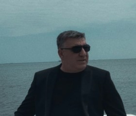 Rövşən, 47, Baku