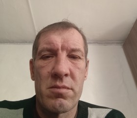 Tolik, 19, Altayskoye