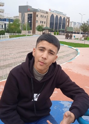 Murat boz, 18, Turkey, Mus