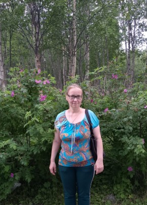 Лена из Апатиты 48 лет