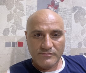 İıkin, 42, Baku