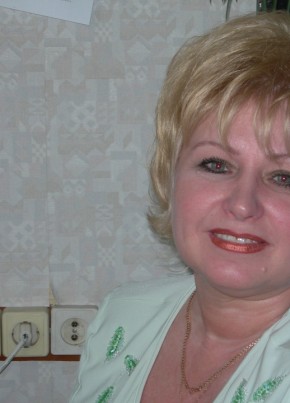 лина, 69, Россия, Санкт-Петербург