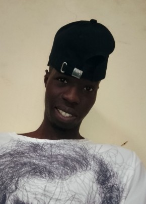 Junior, 23, Senegal, Grand Dakar