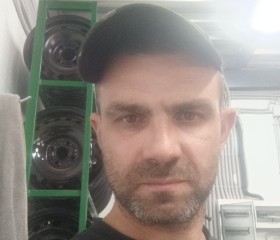 Anatoliy Oleynik, 42, Vladimir