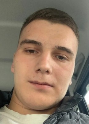 Илья из Апрелевки 23 года