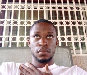 Vidal, 30, Bamenda