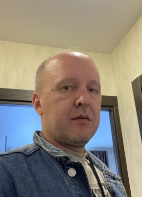 Роман из Москвы 43 года