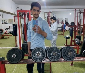 خليل, 18, London