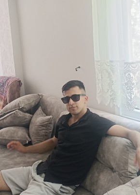 Halid, 20, Turkey, Istanbul