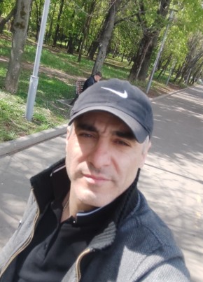 Максим, 36, Россия, Махачкала