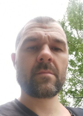 Дж Дж 
ДжДжМалой из Сергиев Посада 42 года