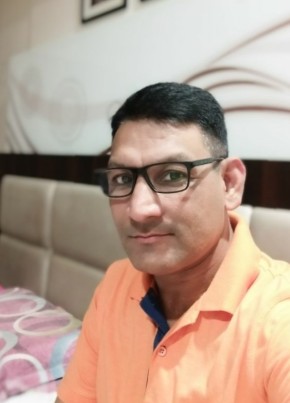 Rajesh Shah , 48, India, Vapi