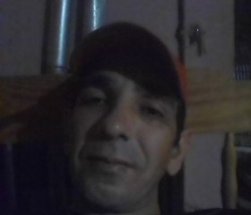 Gabriel, 35, Santa Rosa