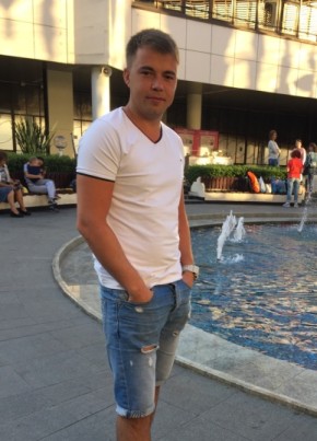 Роман, 33, Россия, Гатчина